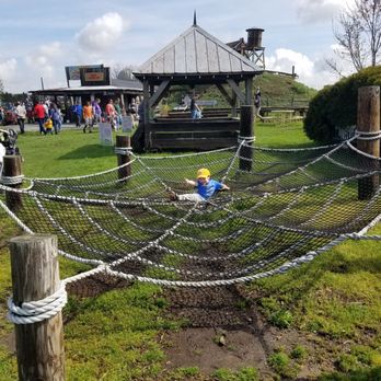 Cob Acres – Field of Fun > Things To Do In Lancaster PA